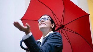 What is a PAYE umbrella company?